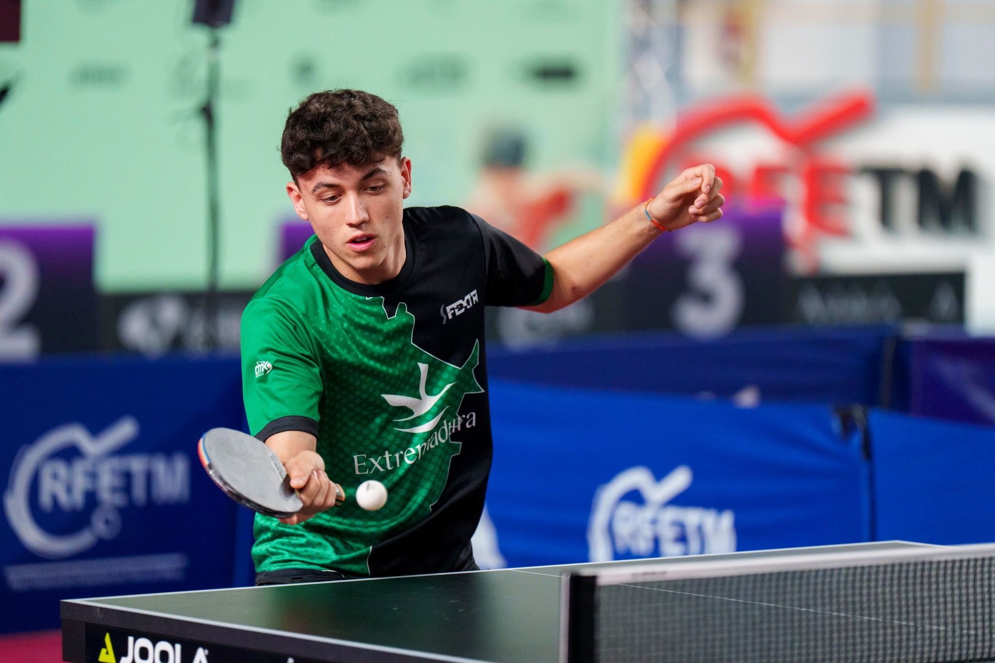 Palistas extremeños durante su participación en el CESA 2026 de tenis de mesa