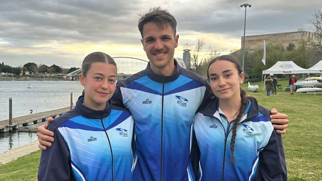 Equipos extremeños compiten en el Embalse de Pontillón do Castro en Pontevedra