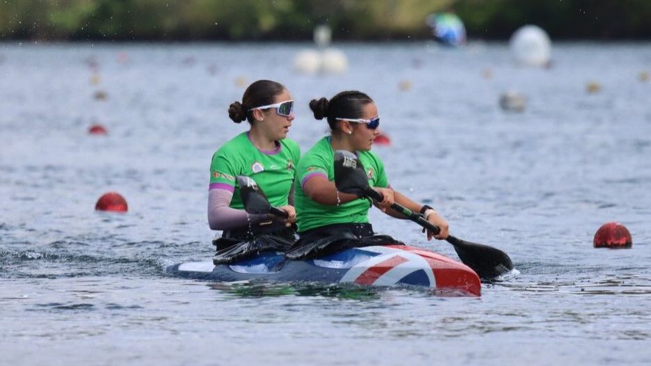 Equipos extremeños compiten en el Embalse de Pontillón do Castro en Pontevedra