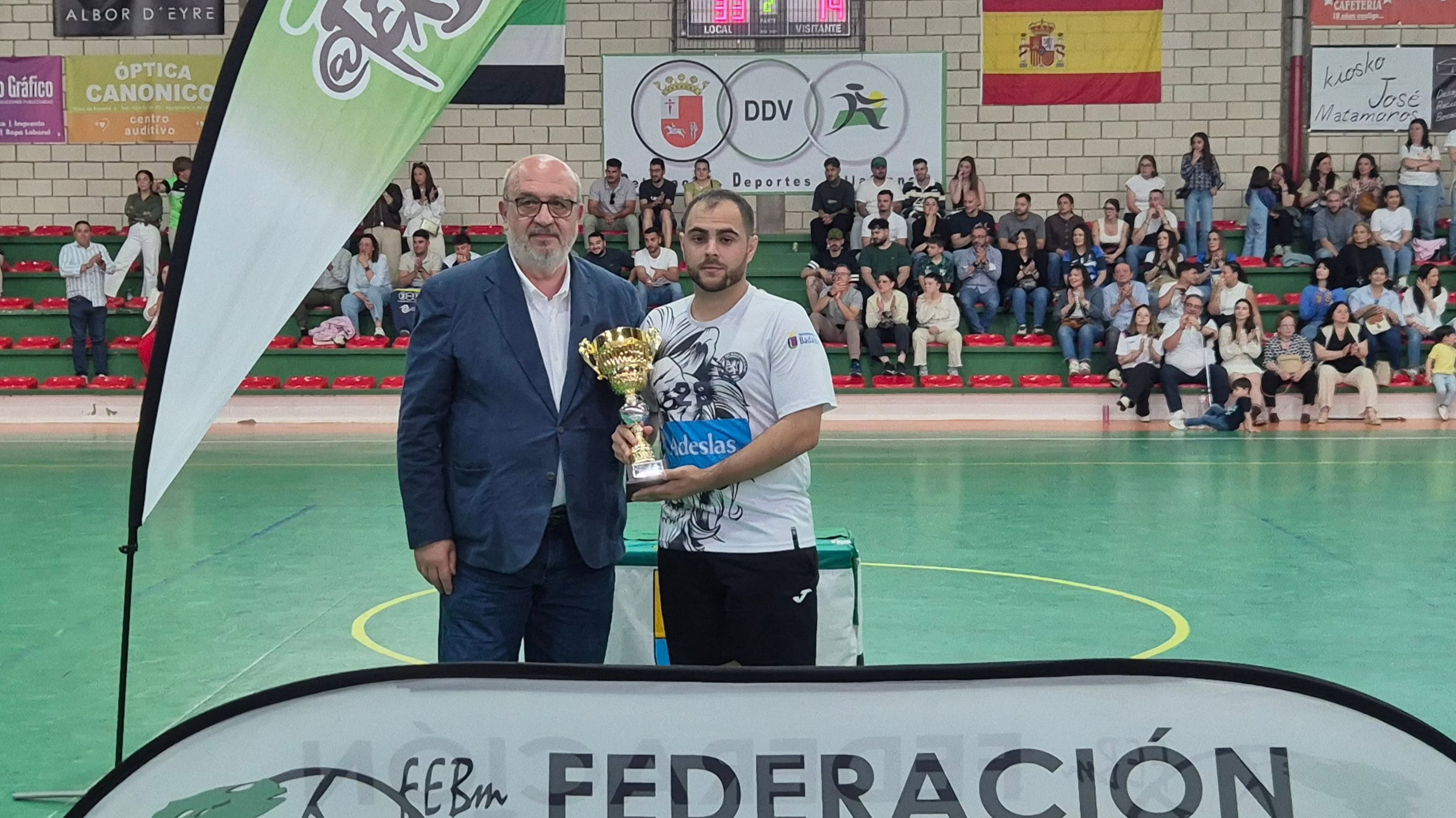 Partido entre BM Ciudad de Villafranca y Unión Balonmano Pacense en el Pabellón Extremadura