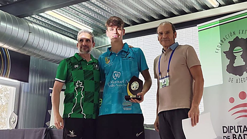 Esther Prieto Rol y Raúl Gutiérrez Toro en el Campeonato Juvenil de Extremadura de ajedrez