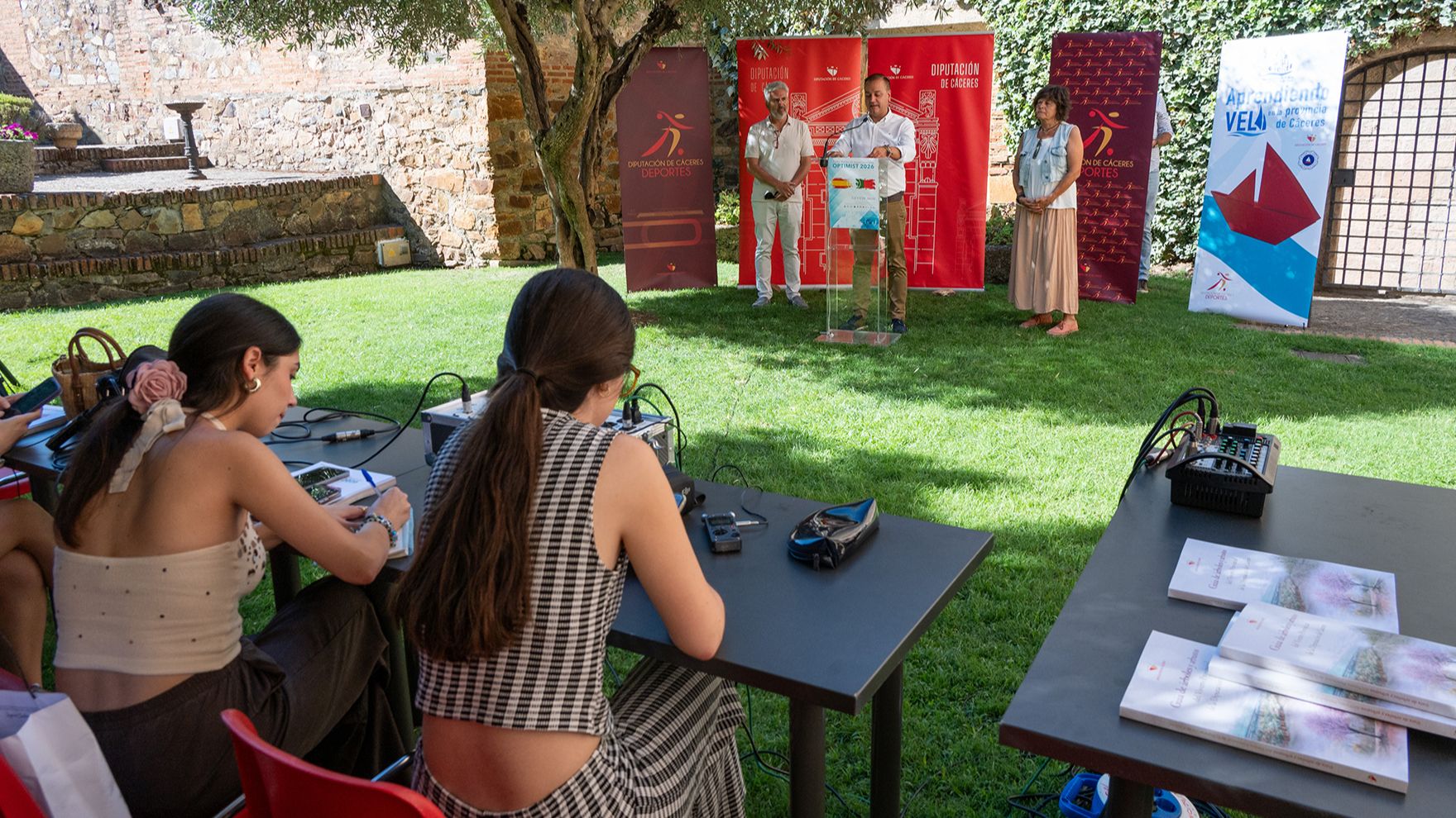 Presentación del Trofeo Ibérico de Aguas Interiores en la Diputación de Cáceres