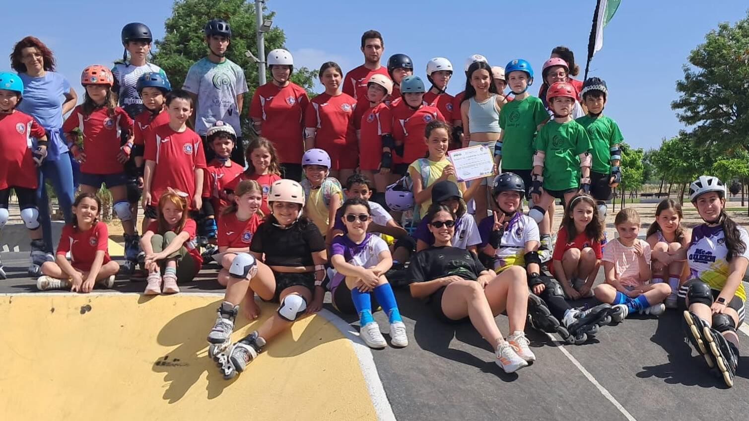 Participantes del primer evento de pumptrack organizado por CD La Serena Patina en Villanueva de la Serena