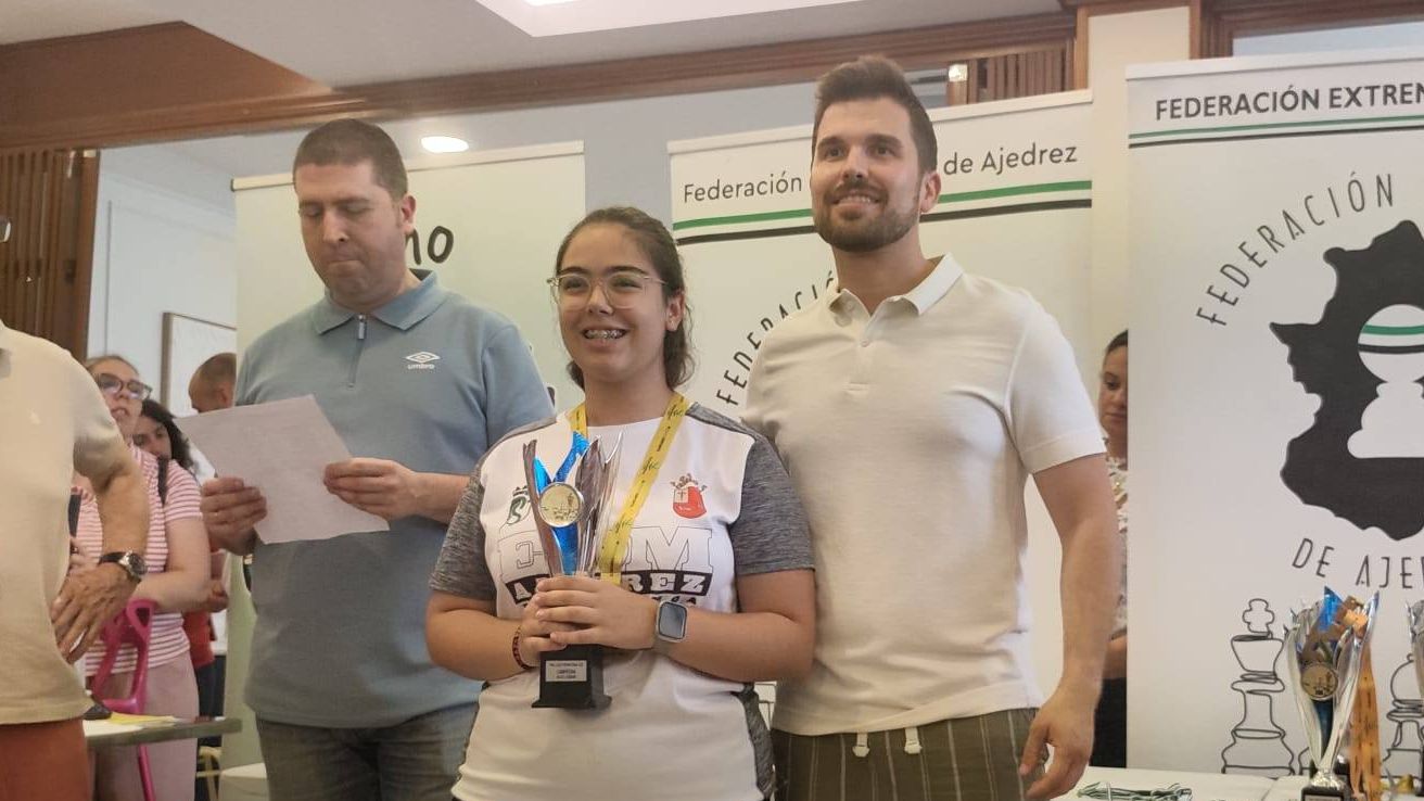 Paula Domínguez campeona regional Sub-14 femenina de ajedrez