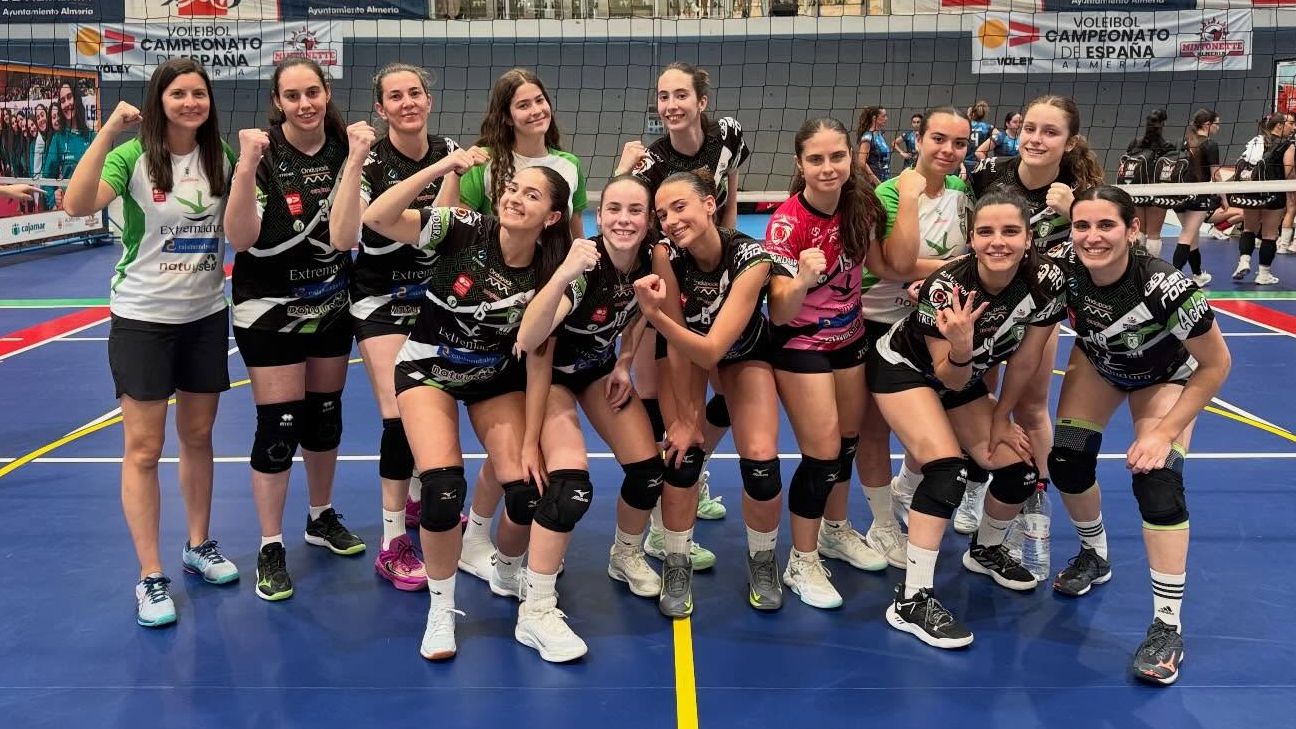 CV Almendralejo Extremadura compitiendo en la fase de ascenso de voleibol femenino