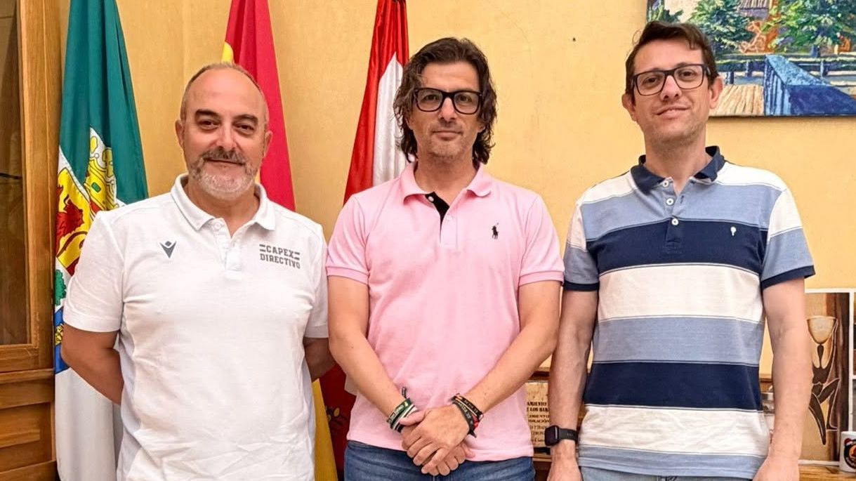 Firma del protocolo para crear el Centro de Especialización Deportiva de Villafranca de los Barros