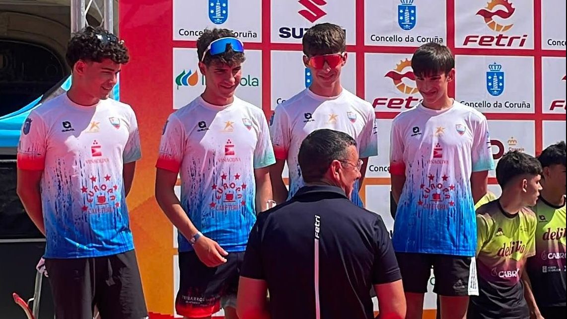 Tribarros Villafranca celebra la plata nacional en relevos mixtos