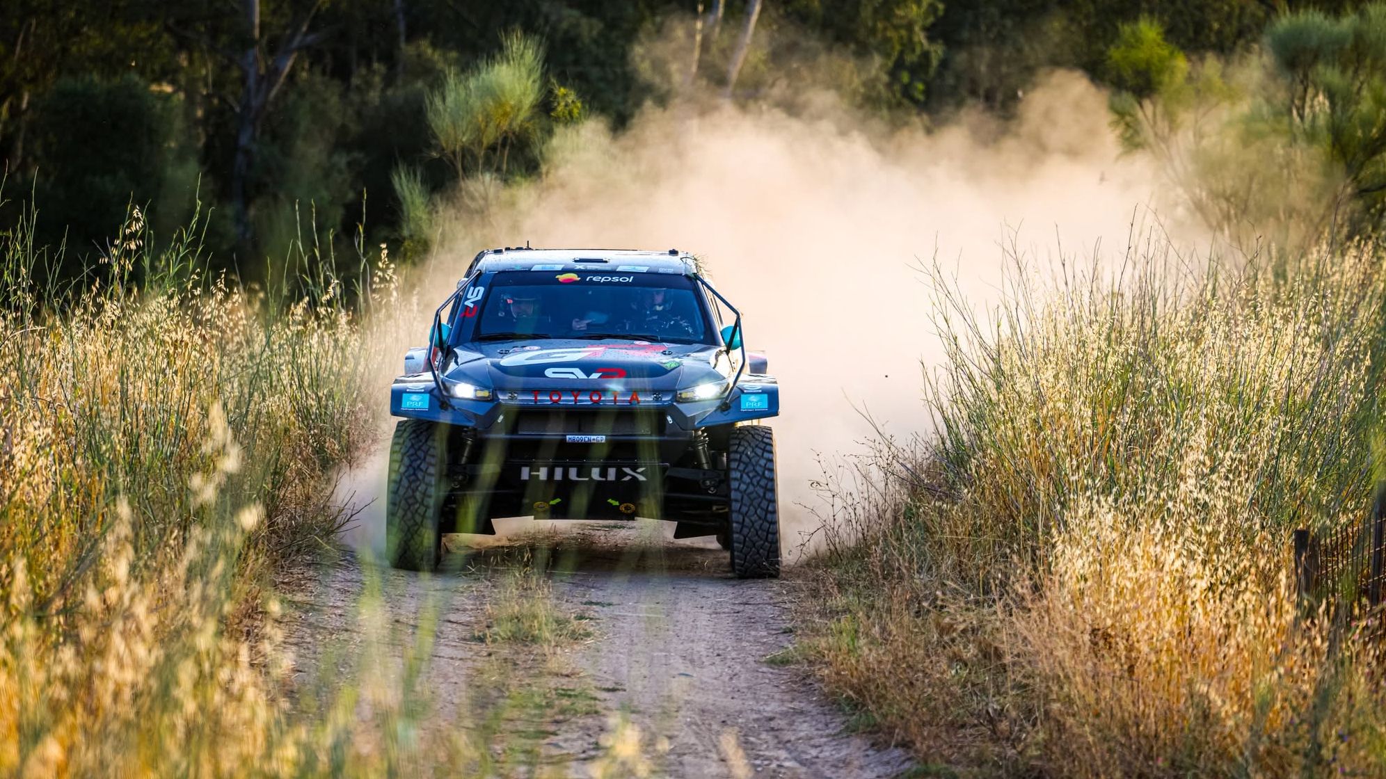 Participantes de la Baja TT Dehesa de Extremadura durante uno de los tramos