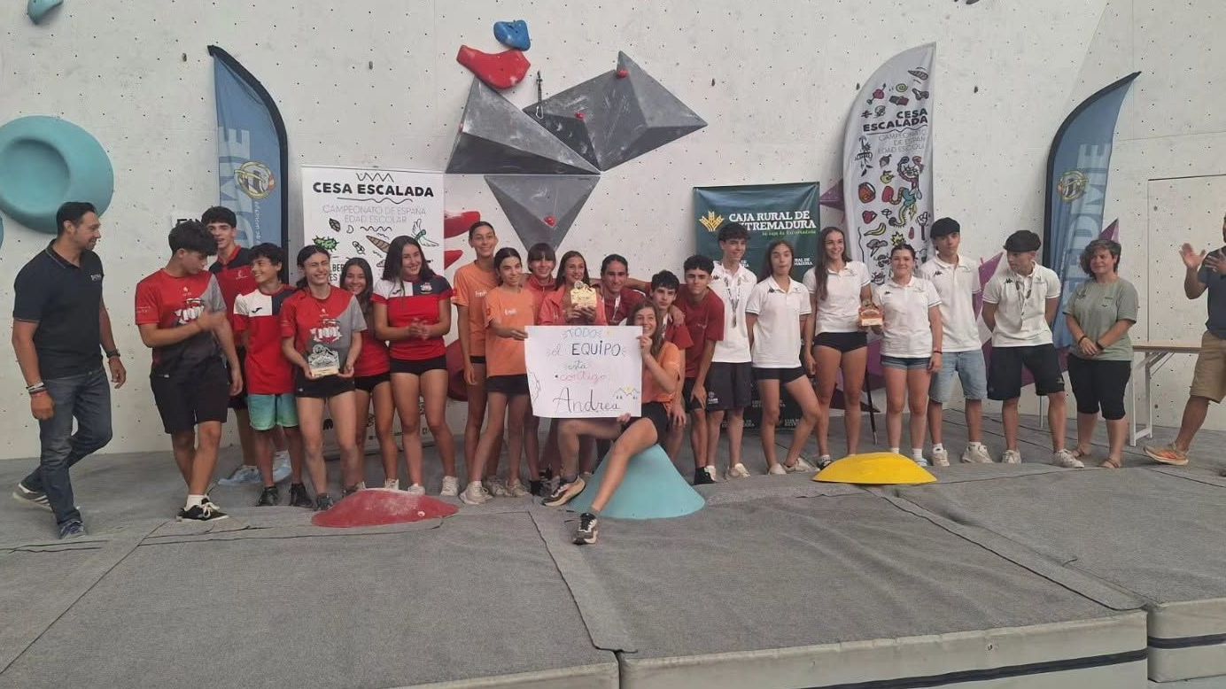 Selección extremeña de escalada en el rocódromo Alberto Ginés