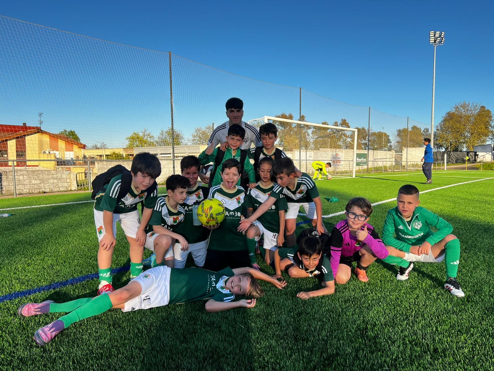 Partido entre Cacereño Tambo A y Vedruna Cáceres en categoría benjamín Judex