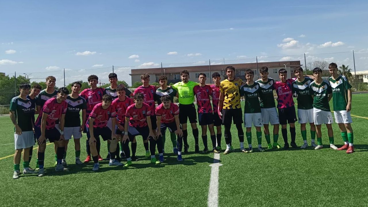 Partido entre Cacereño B y Nuevo Plasencia en la Primera Extremeña juvenil
