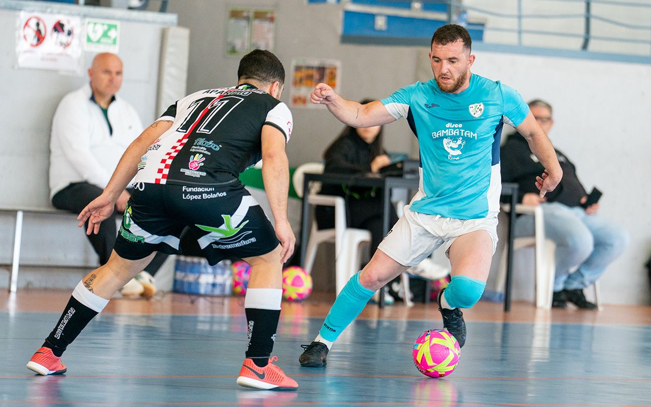 Manu Hernández brilla en la final de fútbol sala entre López Bolaños y Rena