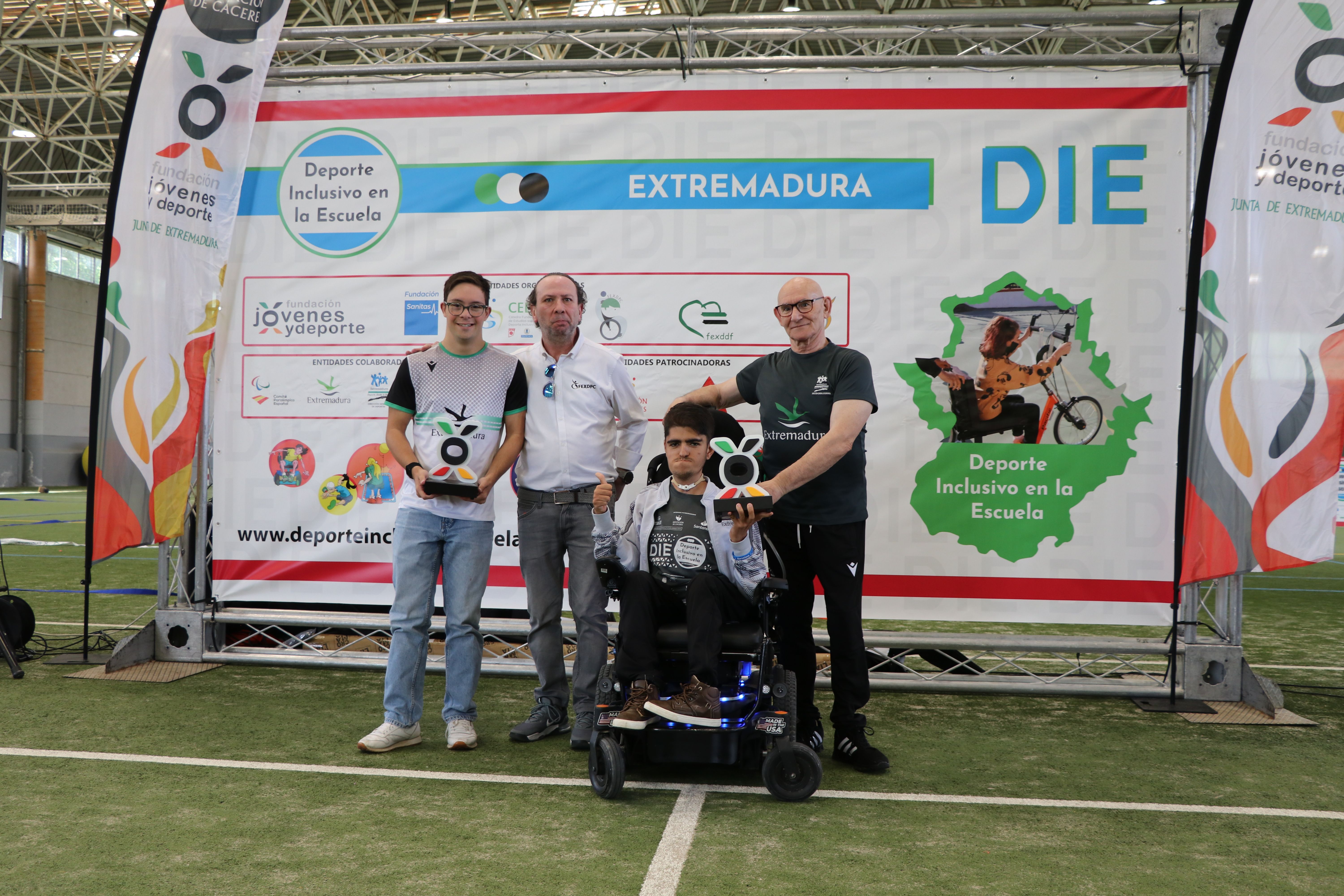 Clausura del programa Deporte Inclusivo en la Escuela en la Ciudad Deportiva de Cáceres