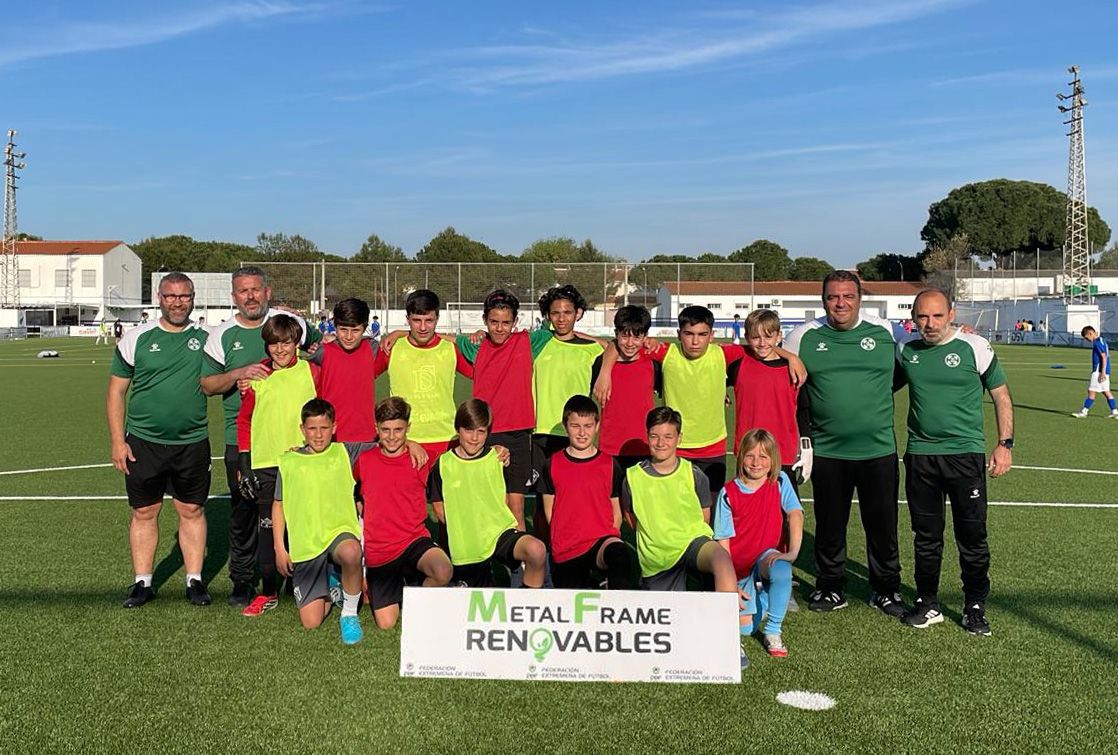 Jugadores de la selección extremeña Sub-12 antes del Campeonato de España de Benidorm