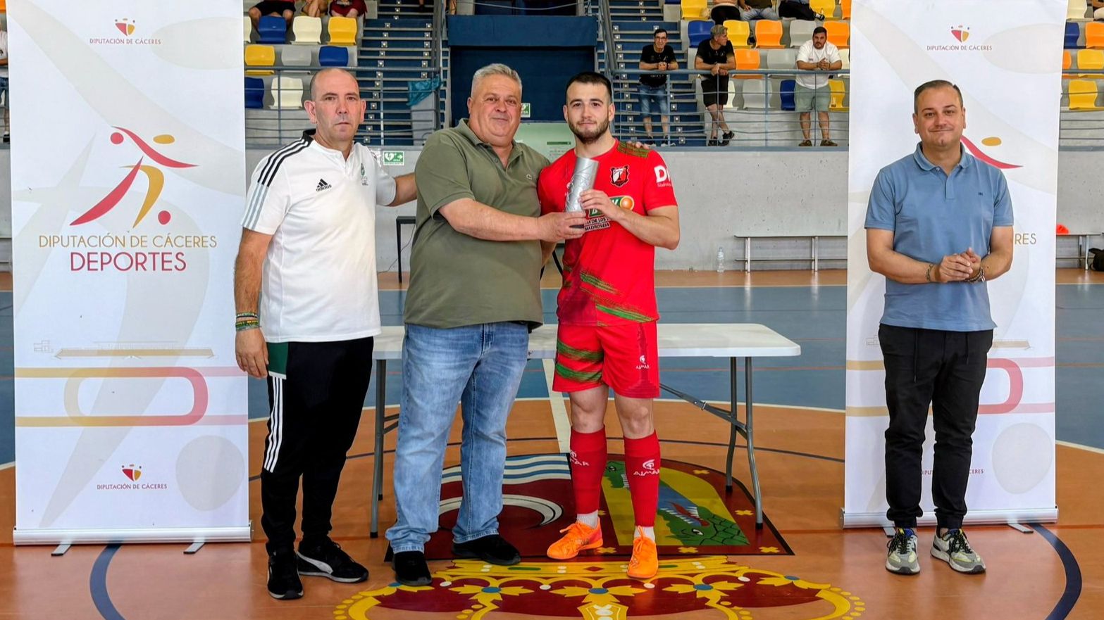 Entrega de premios de la final masculina de fútbol sala en Almaraz
