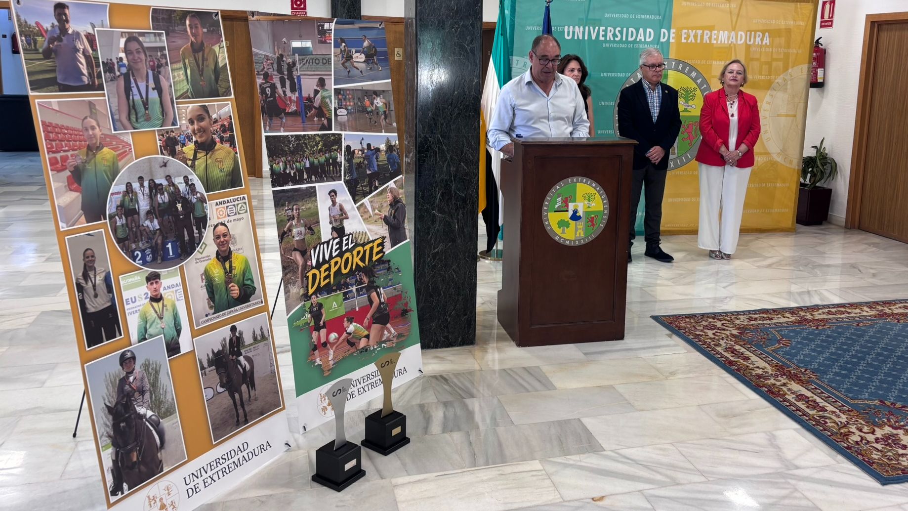 Recepción a los deportistas de la UEx en el Rectorado de Badajoz