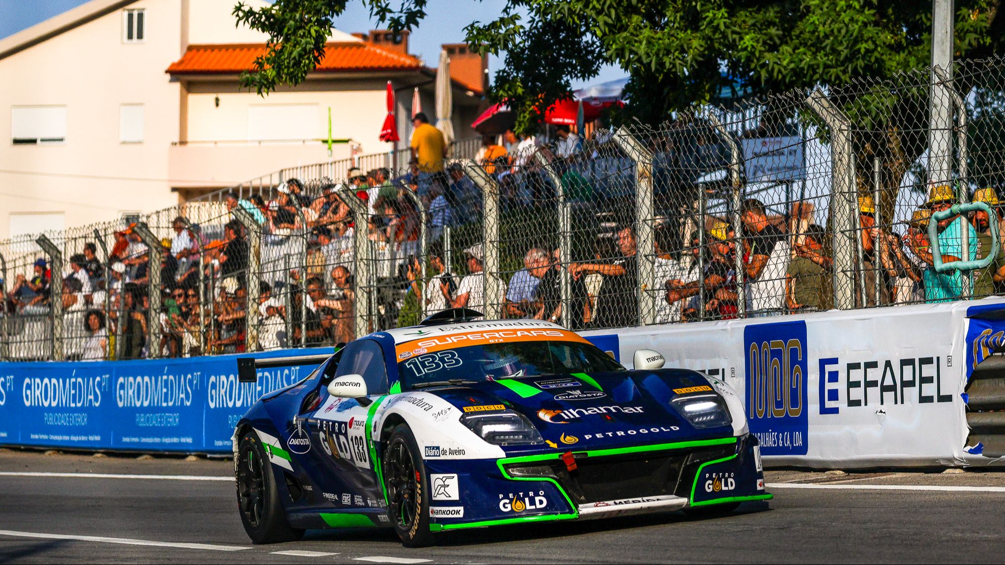Ángel Santos y Gabriel Caçoilo compitiendo con el Ligier JS2R en Vila Real