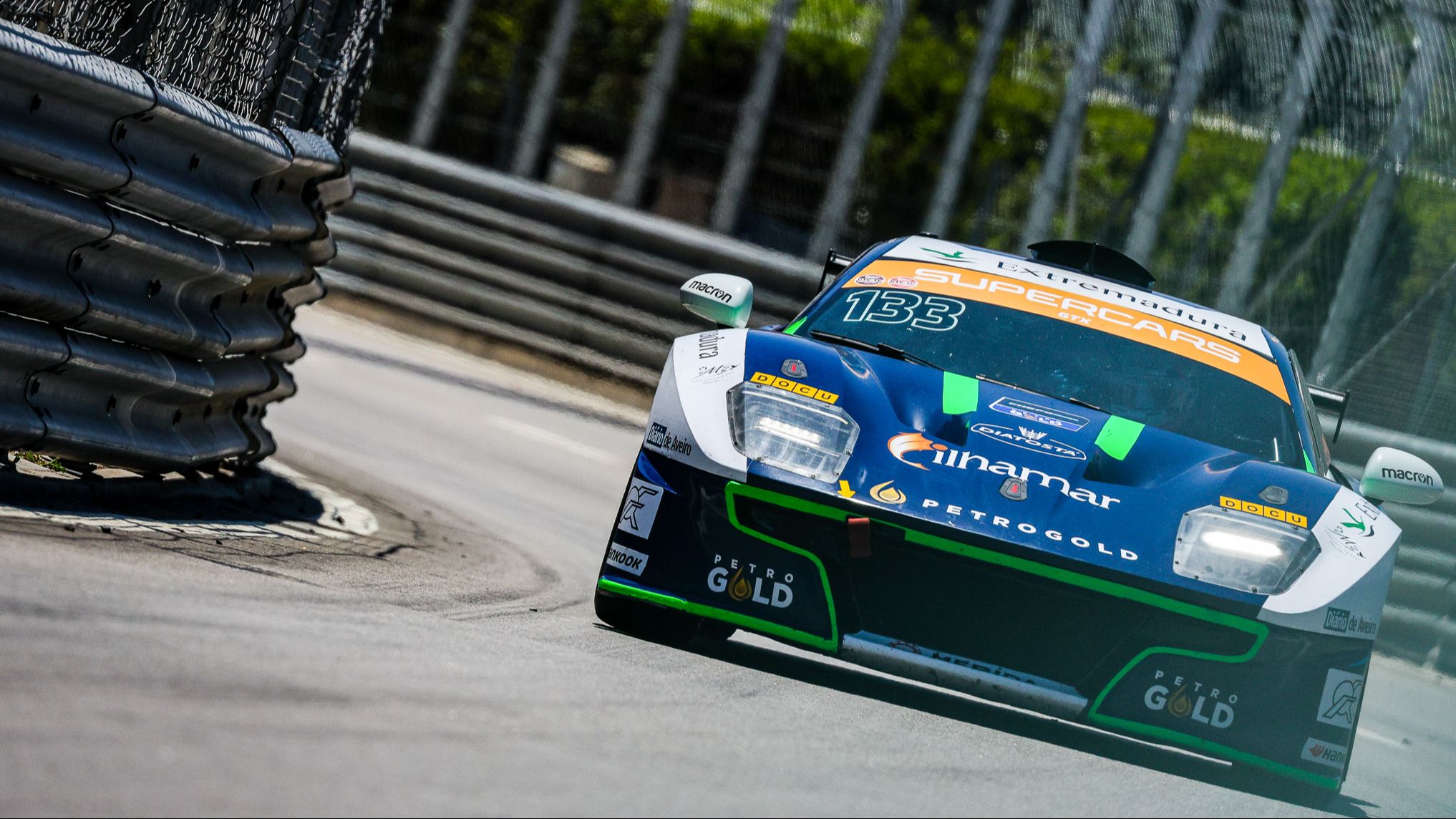 Ángel Santos y Gabriel Caçoilo compitiendo con el Ligier JS2R en Vila Real