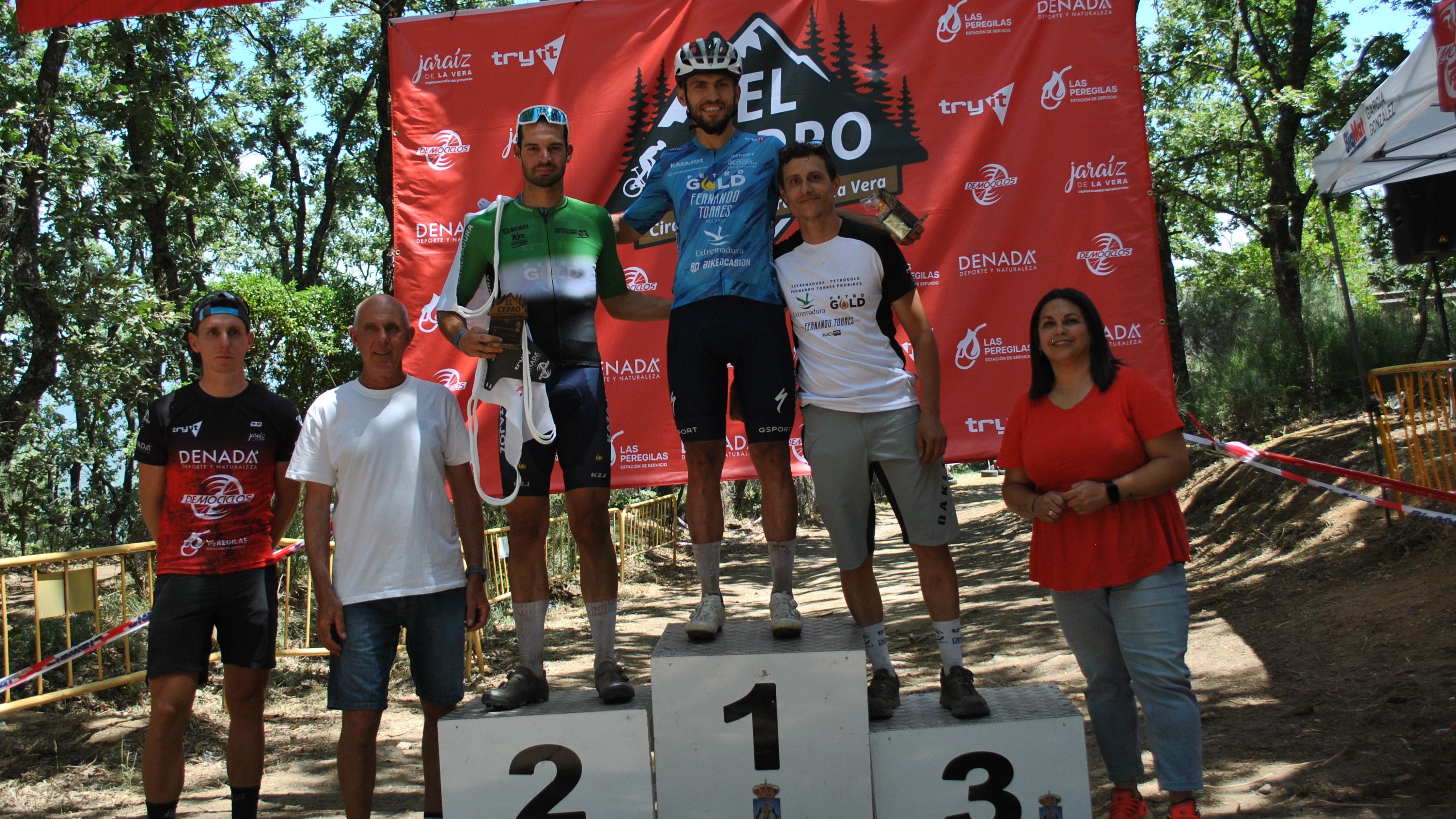 Podium Elite - XCO CERRO 2026.JPG