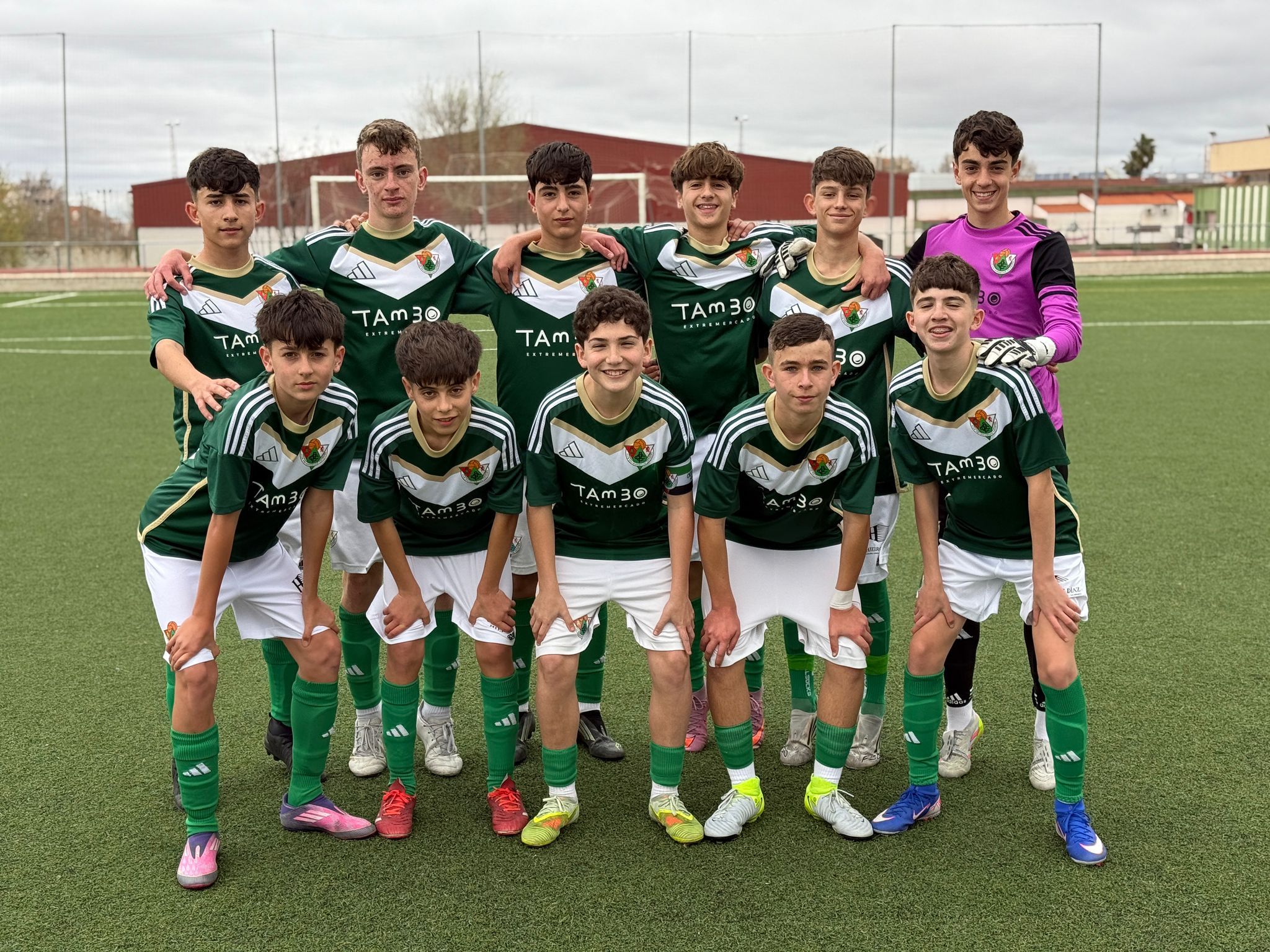 Partido entre Academia Extremadura A y Cacereño Tambo A en Almendralejo