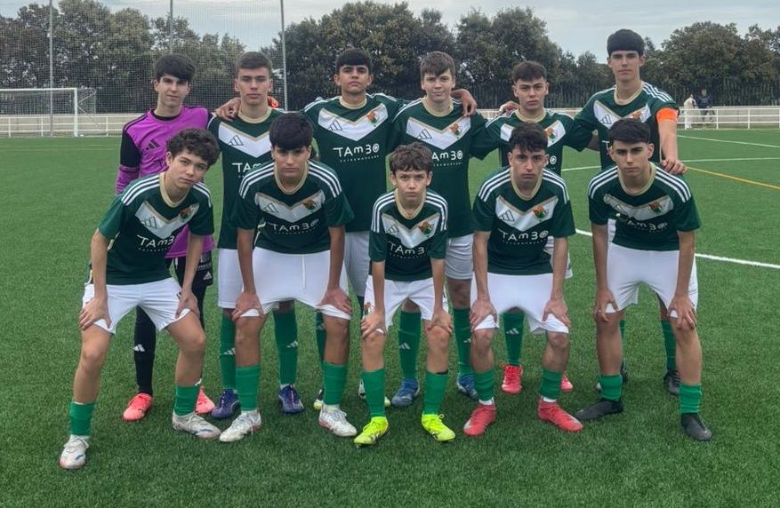 Jugadores del Cacereño C en un duelo de Segunda Cadete Judex ante el Vedruna