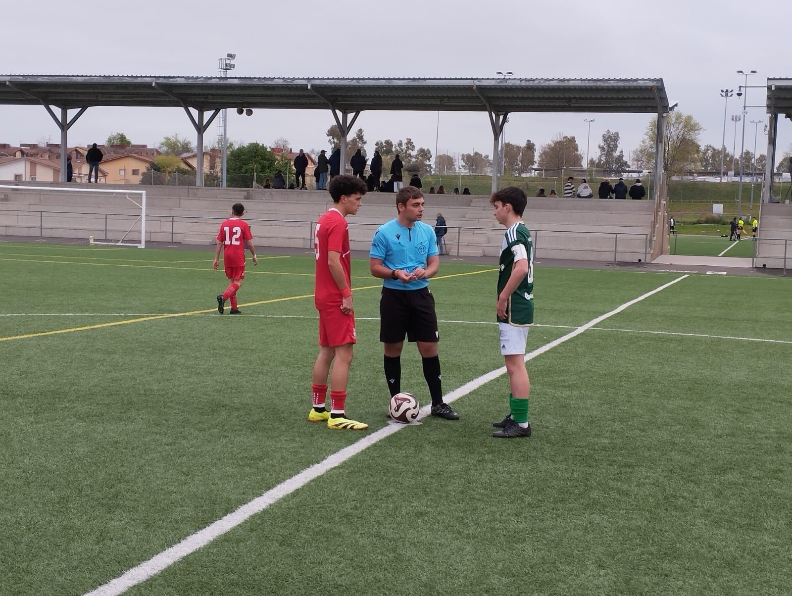 Partido de fútbol cadete entre Cacereño Tambo B y Herrera en Cáceres