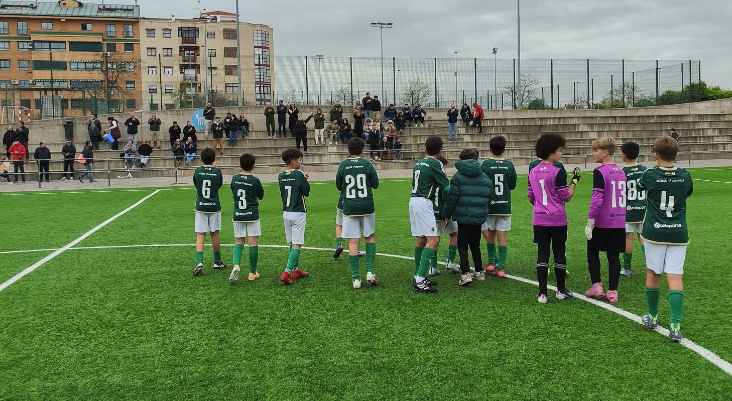 Partido entre Nuevo Cáceres San Francisco y Cacereño Tambo A en categoría alevín
