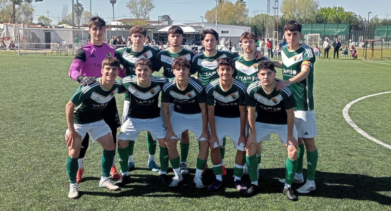 Partido entre Hispanolusa y Cacereño en la Liga Nacional Juvenil en Badajoz