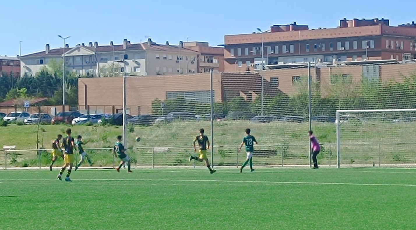 Partido entre Cacereño D y Amanecer A en los campos Manuel Sánchez Delgado de Pinilla