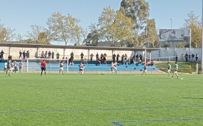 Acción del Cacereño-Mérida de Liga Nacional Juvenil disputado en Cáceres