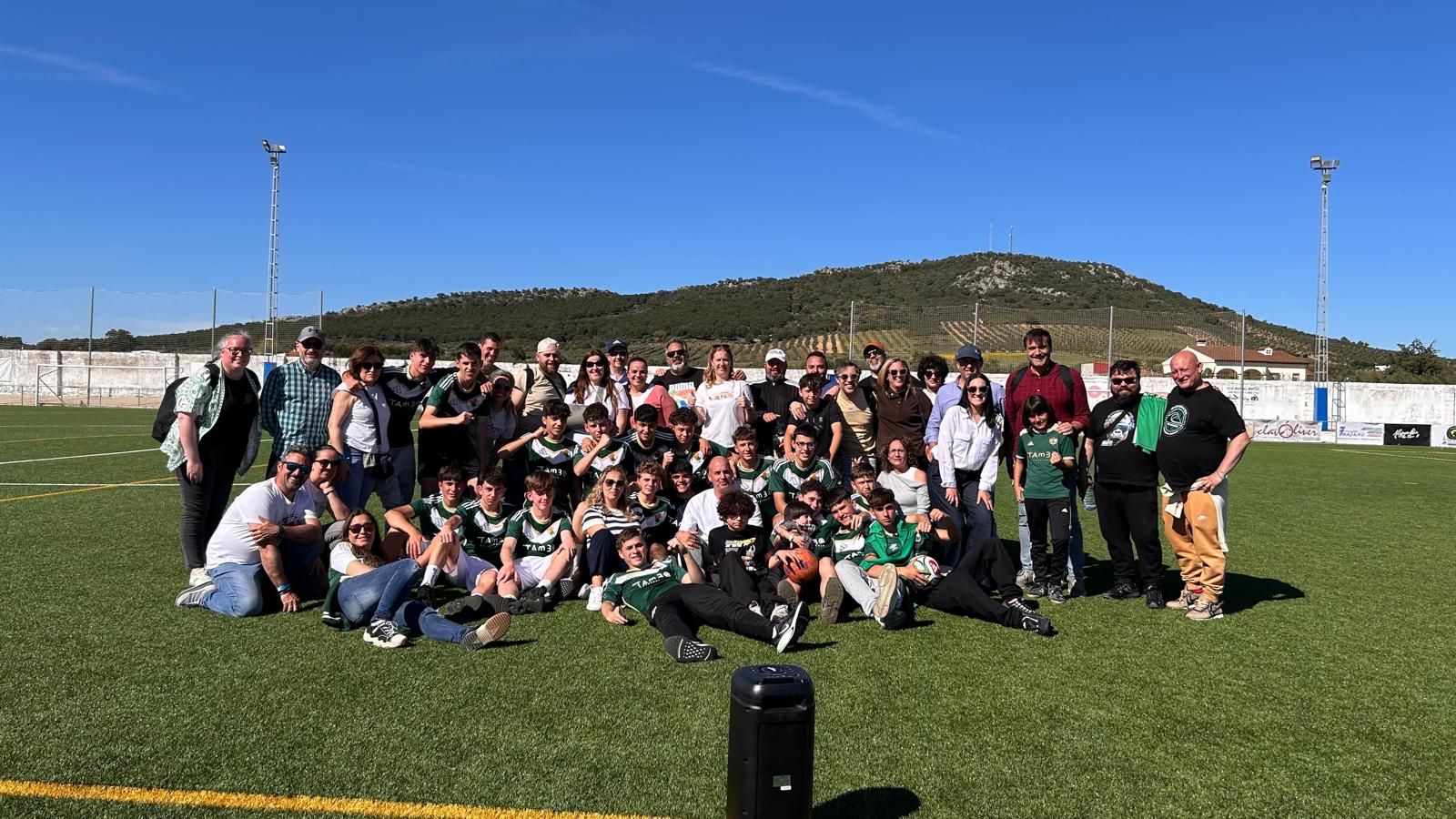 El Cacereño B cadete celebra su triunfo en el III Torneo Cantera Fernando Pacheco