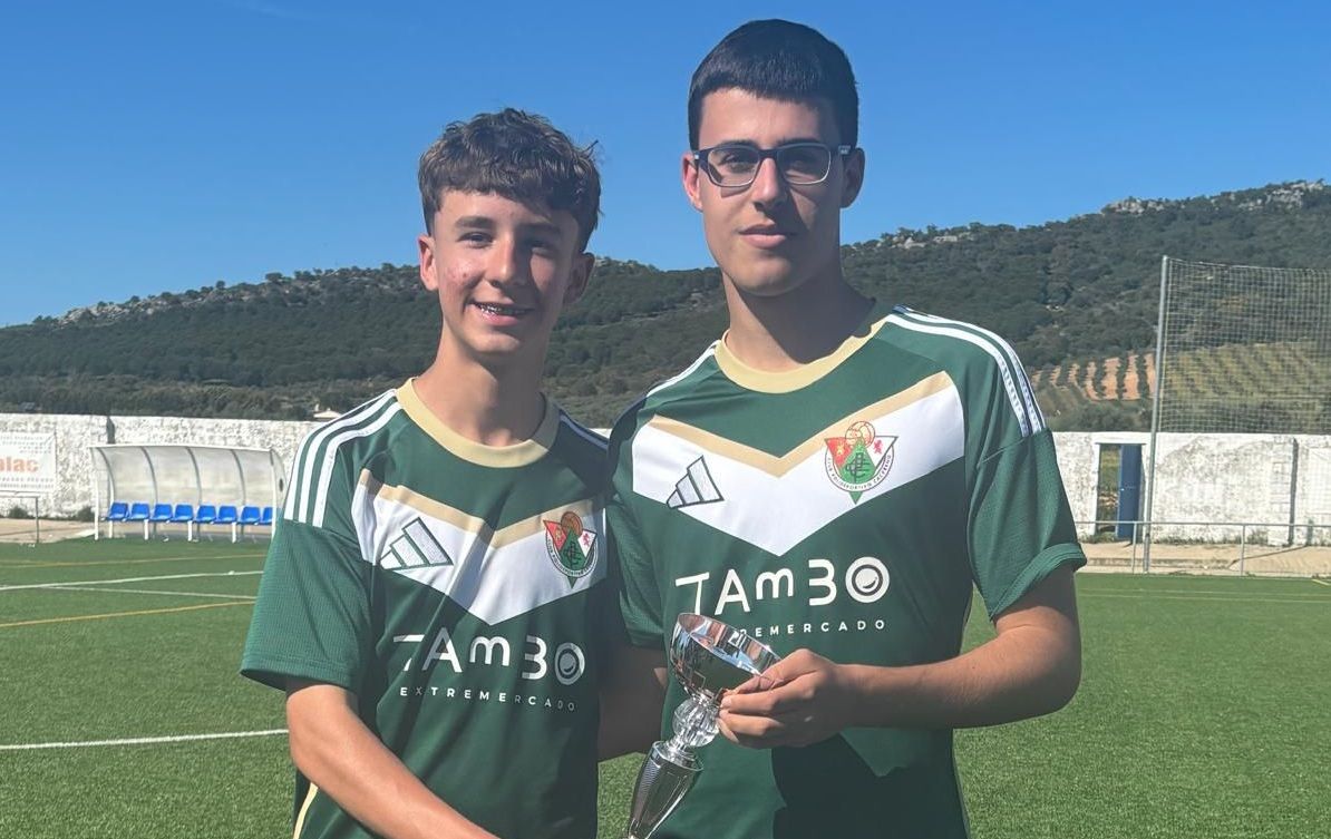 El Cacereño B cadete celebra su triunfo en el III Torneo Cantera Fernando Pacheco