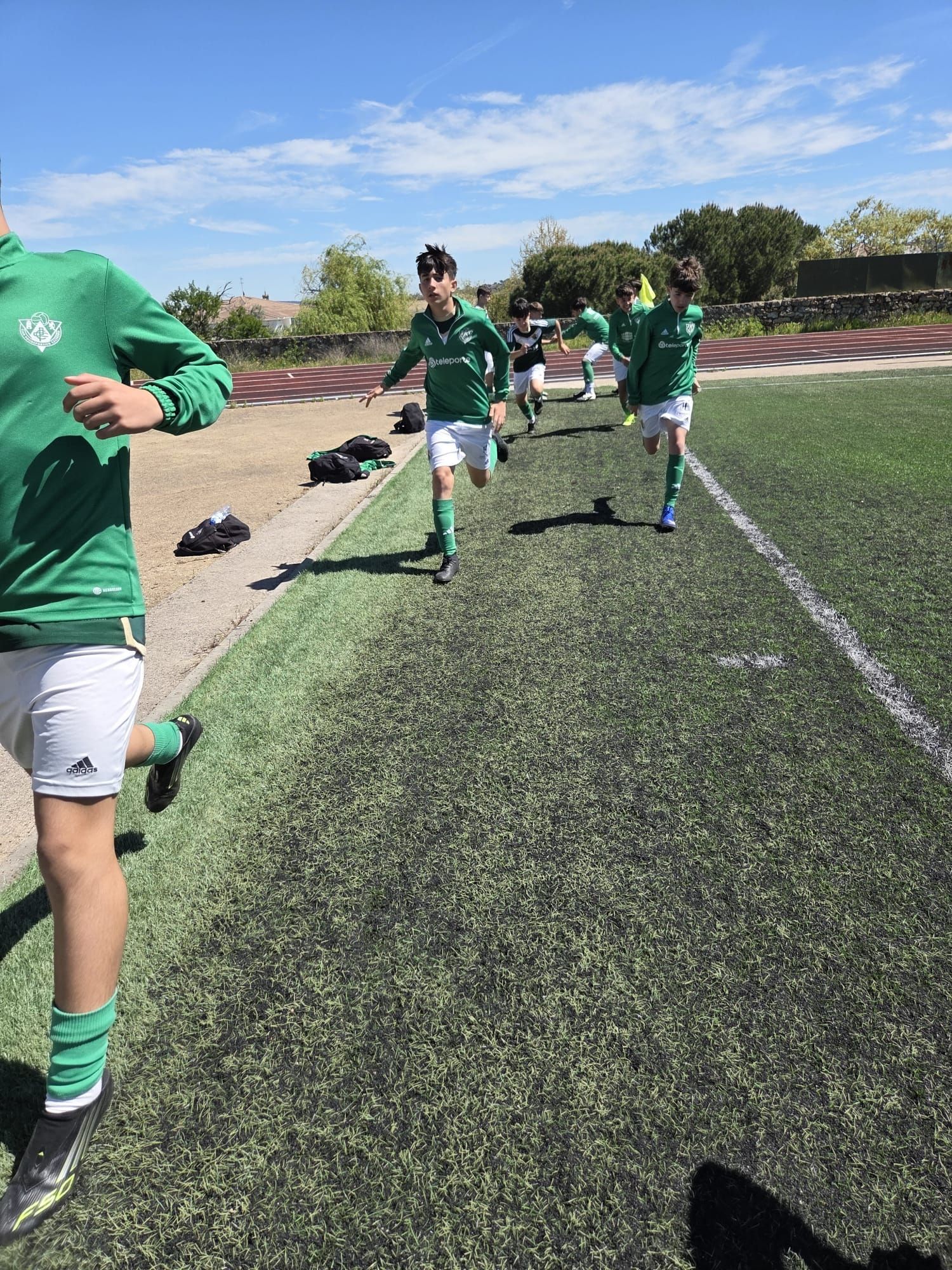 El Cacereño Infantil A celebra su título en el IV Torneo Diego Honrado