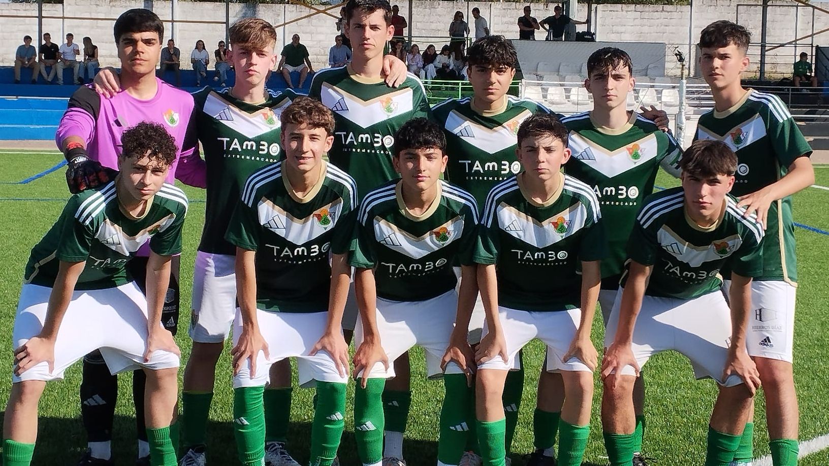 Jugadores del Cacereño B en un encuentro ante el Diocesano B
