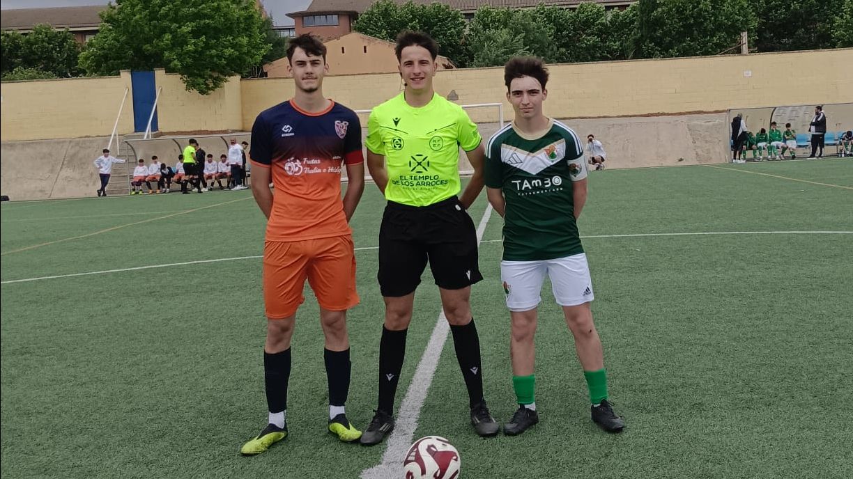 Partido cadete entre CD Inicia y Cacereño B Tambo en Villanueva de la Serena