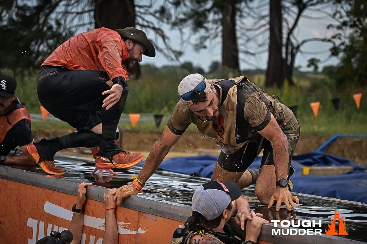 Antonio Rubio durante una carrera de obstáculos de ultraresistencia