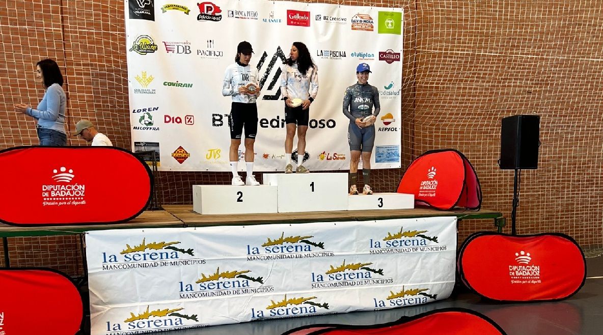 Cristina Barrado compite en la prueba de BTT de Cabeza del Buey