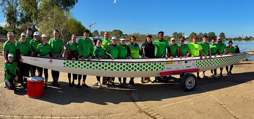 Debut del Club Piragüismo Badajoz en una competición nacional de Barco Dragón