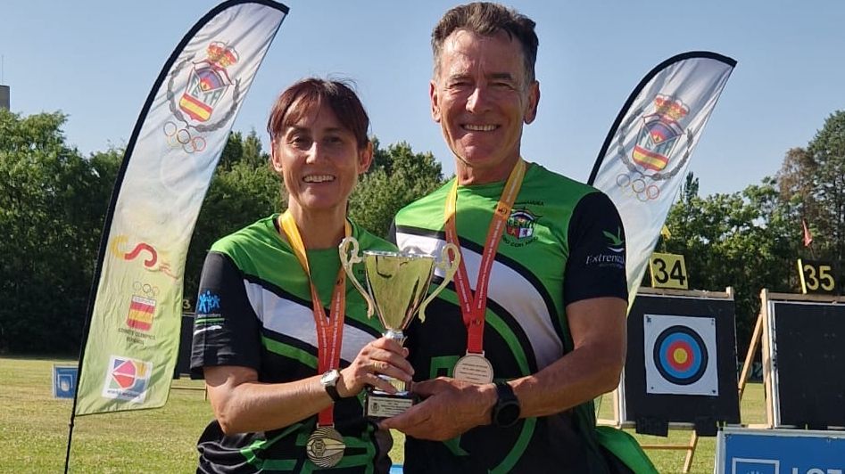 Sara Mínguez y Antonio Retamal logran la plata en equipo mixto de arco recurvo