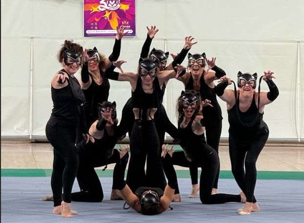 Exhibición grupal durante la Gimnastrada del 30 aniversario en Cáceres