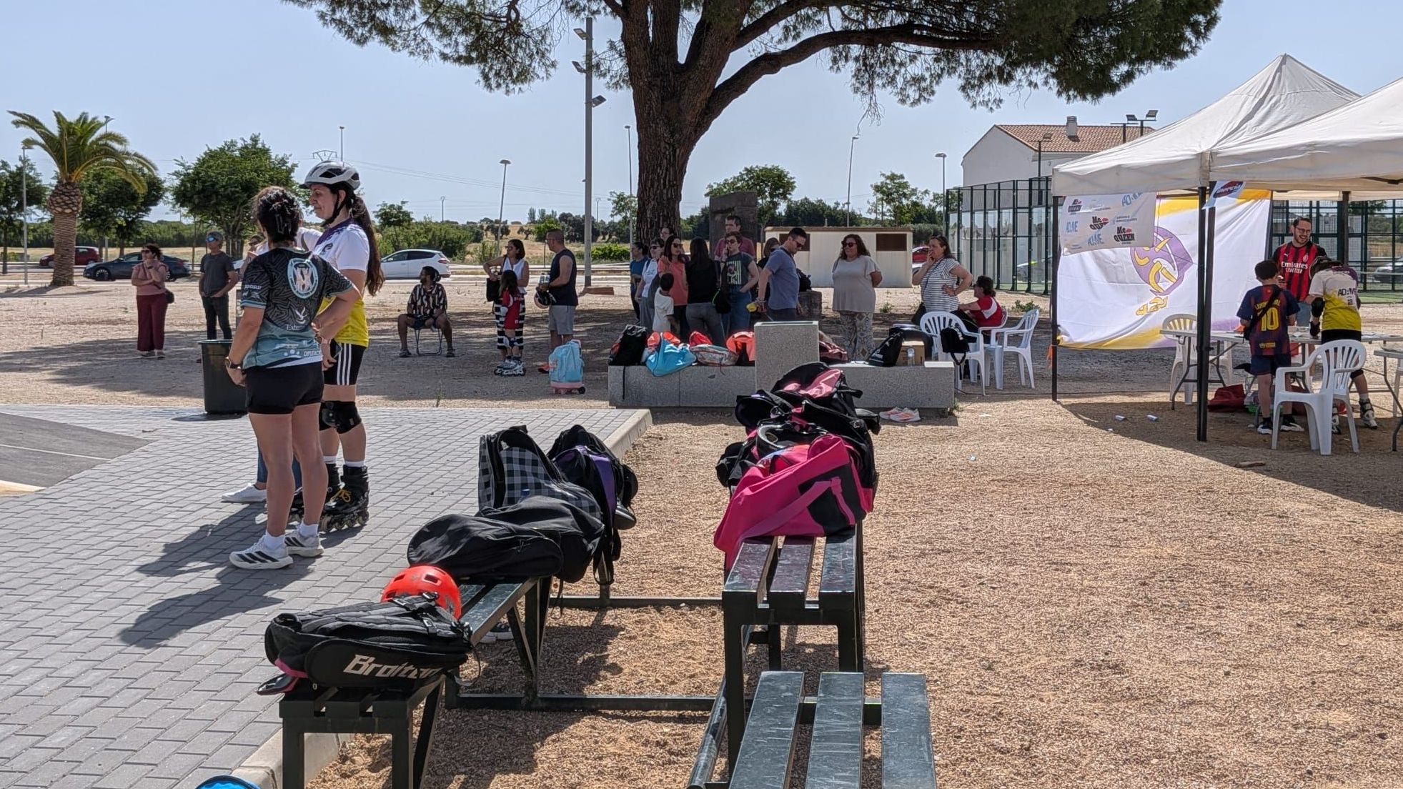 Participantes del primer evento de pumptrack organizado por CD La Serena Patina en Villanueva de la Serena