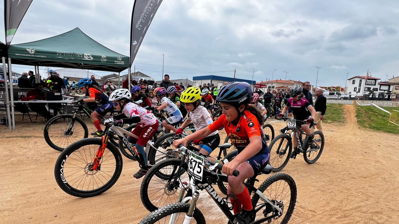 Participantes en la gymkhana de los Judex BTT 2026 en Santa Lucía