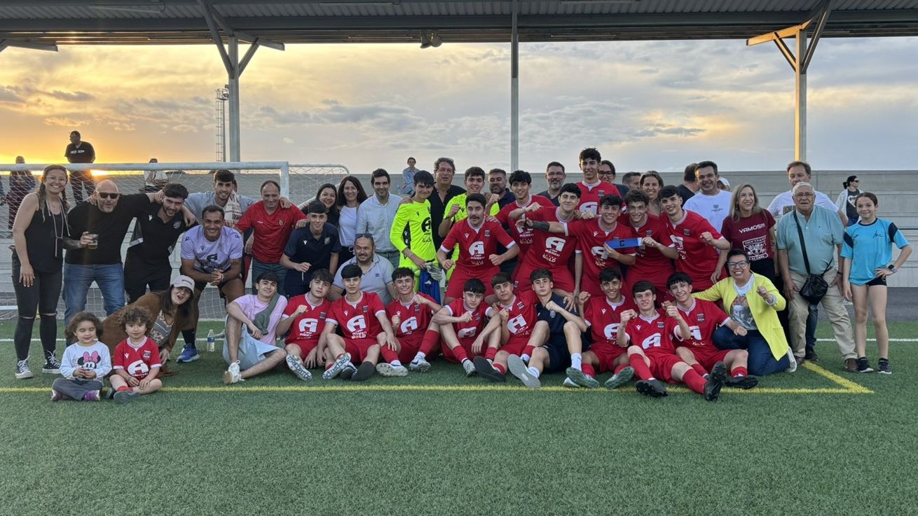 Felicidad en el Diocesano tras proclamarse campeón