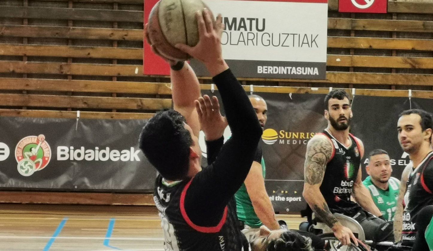 El Mideba Extremadura durante su partido ante Bidaideak Bilbao BSR