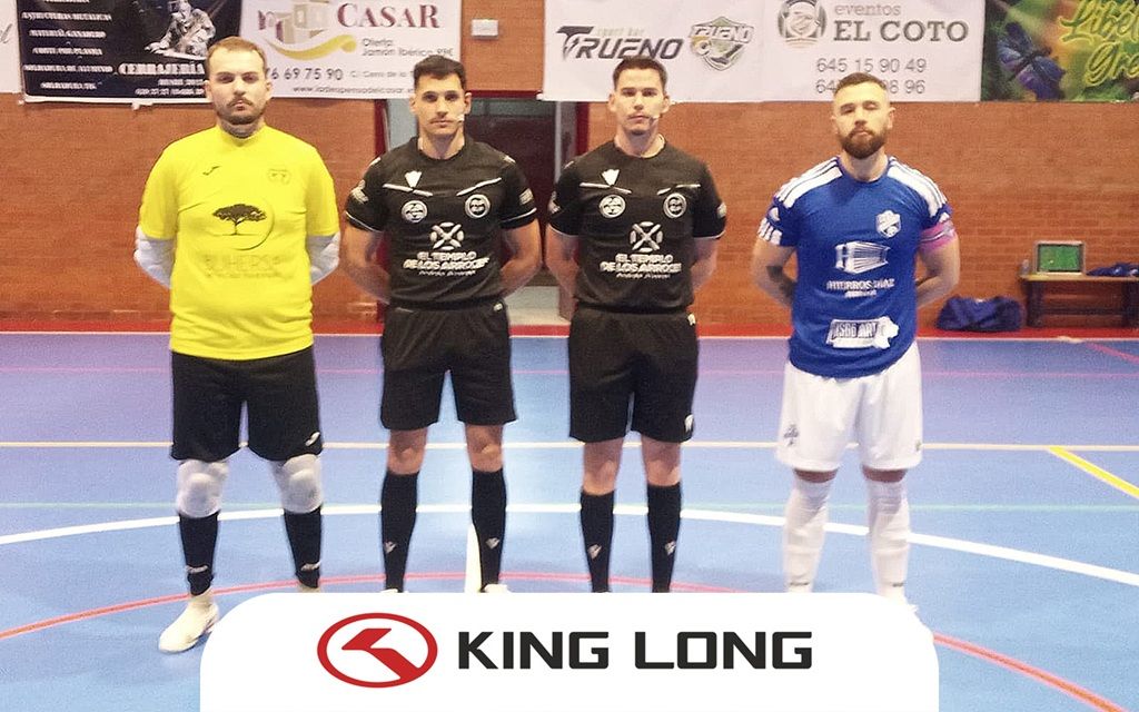 Jugadores de Talayuela y Grupo López Bolaños antes de su semifinal de fútbol sala