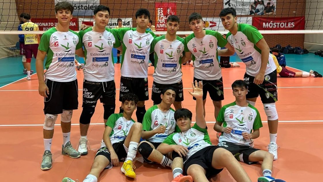 CV Almendralejo compitiendo en el Nacional Juvenil de voleibol