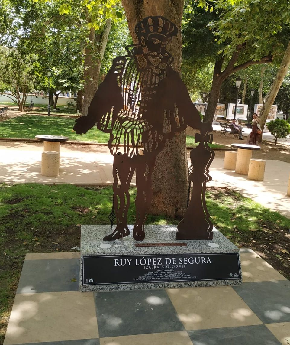 Monumento a Ruy Lopez en el Parque de la Paz