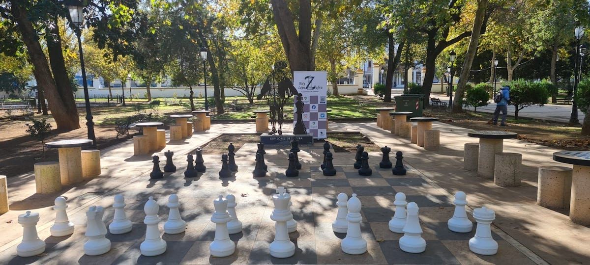 monumento a Ruy Lopez en el Parque de la Paz